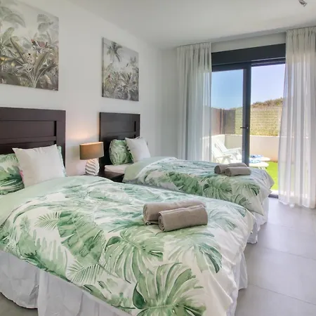Apartment Brand New Garden Close To Duquesa Port